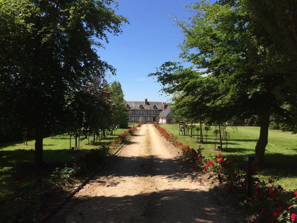 Vatteville La Gloriette Gite Situe Dans La Propriete Dun Magnifique Manoir מראה חיצוני תמונה